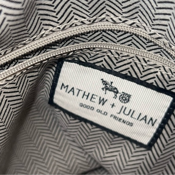 Matthew & Julian Elegant Gray Leather Tote Bag - Picture 3 of 4